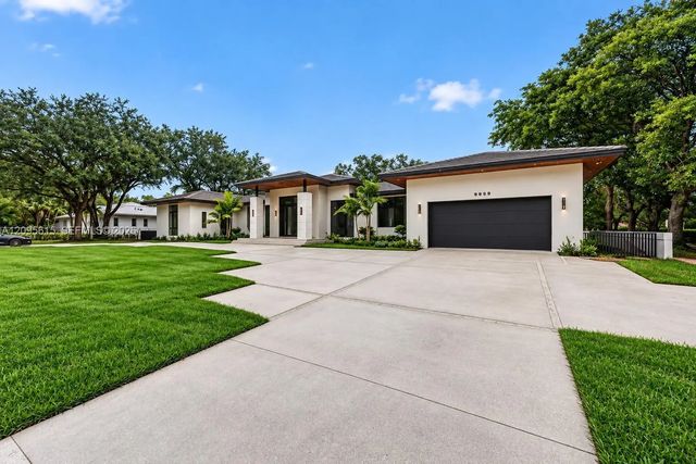 4 of 58 - 9999 Sw 87th Court, Miami, FL