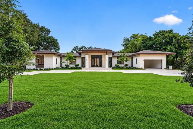 5 of 58 - 9999 Sw 87th Court, Miami, FL