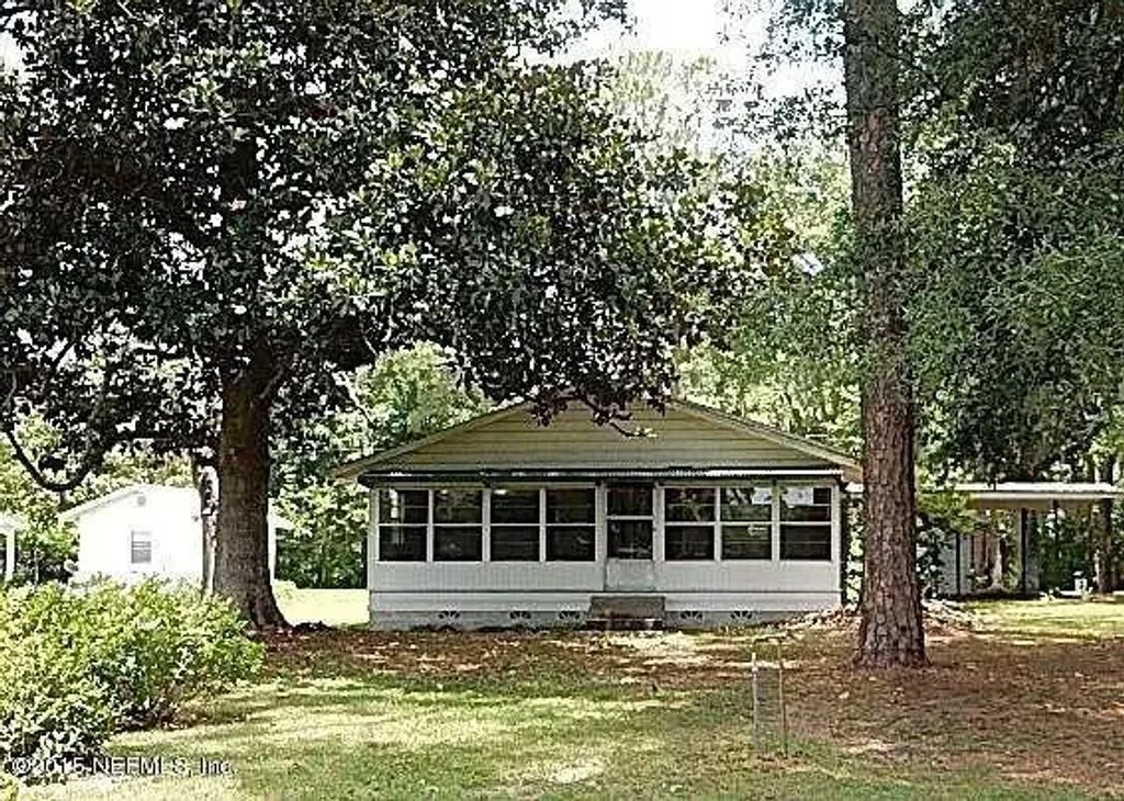 146 Lake Shore Terrace, Interlachen
