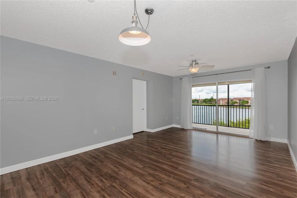 550 Sw 138th Avenue #404k, Pembroke Pines