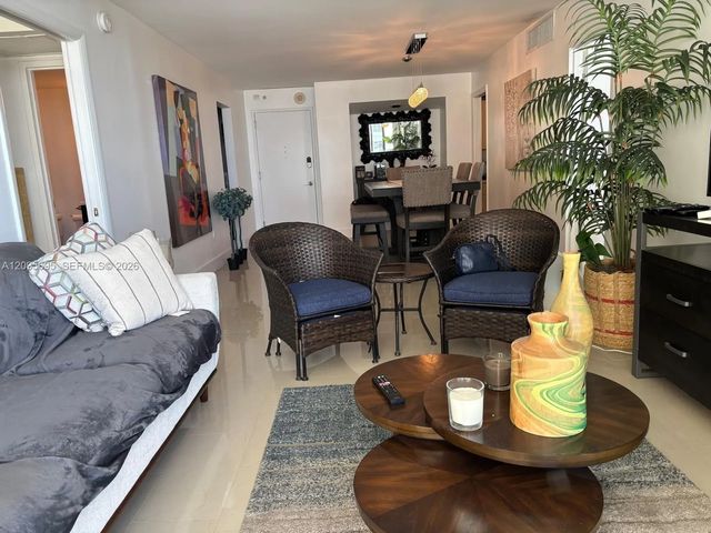 4 of 15 - 5701 Collins Avenue #912, Miami Beach, FL