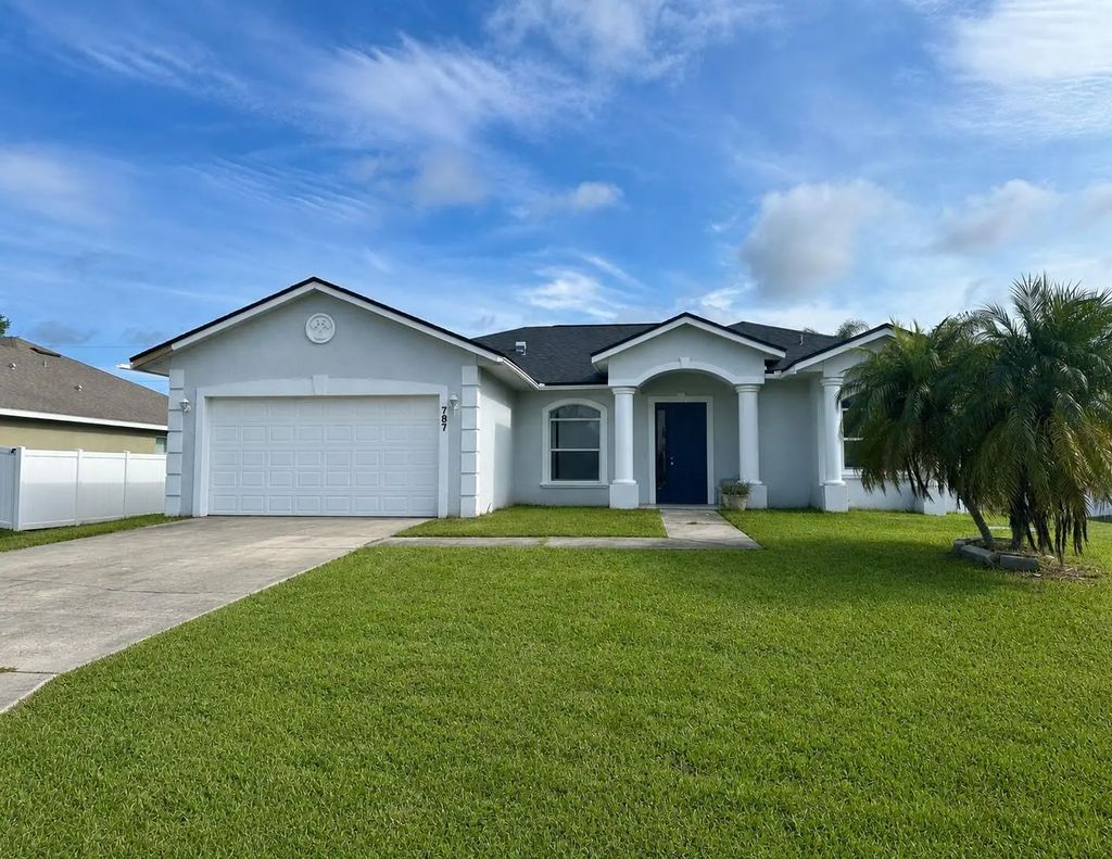 787 Se Evergreen Terrace, Port St. Lucie