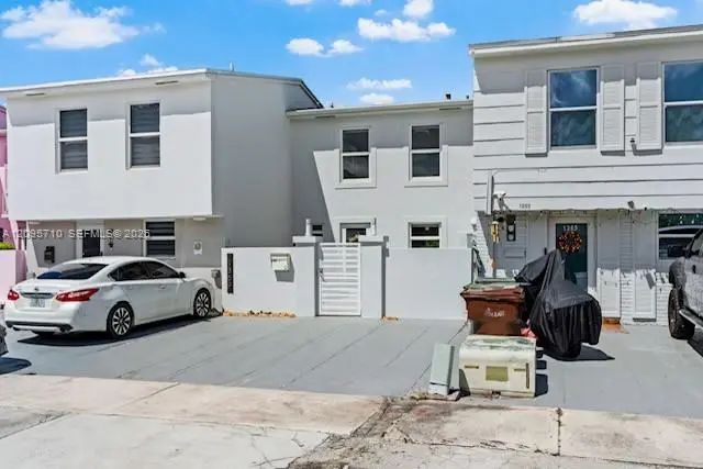 1369 W 69th Street, Hialeah