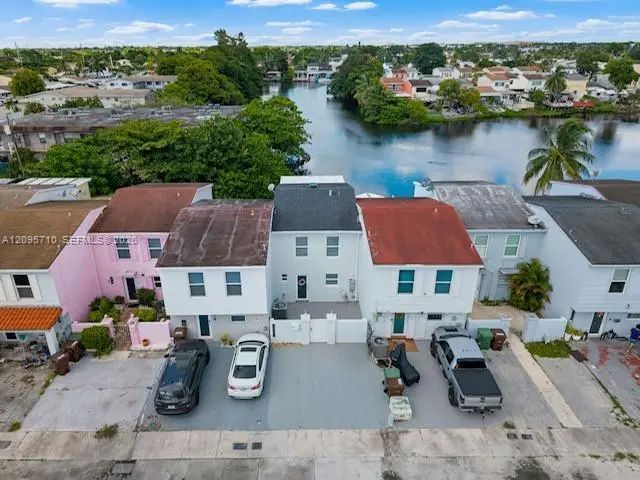 4 of 21 - 1369 W 69th Street, Hialeah, FL