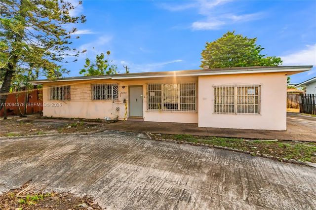 5 of 41 - 4730 W 8th Avenue, Hialeah, FL