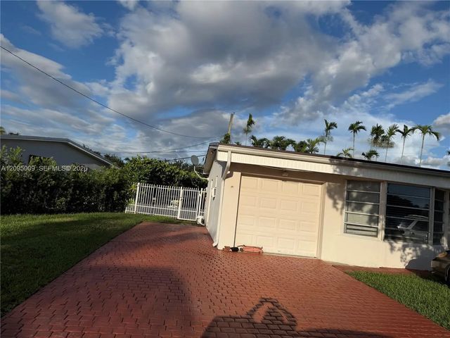 2 of 13 - 1821 Sw 92nd Court, Miami, FL