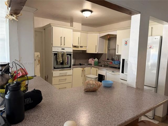 4 of 13 - 1821 Sw 92nd Court, Miami, FL