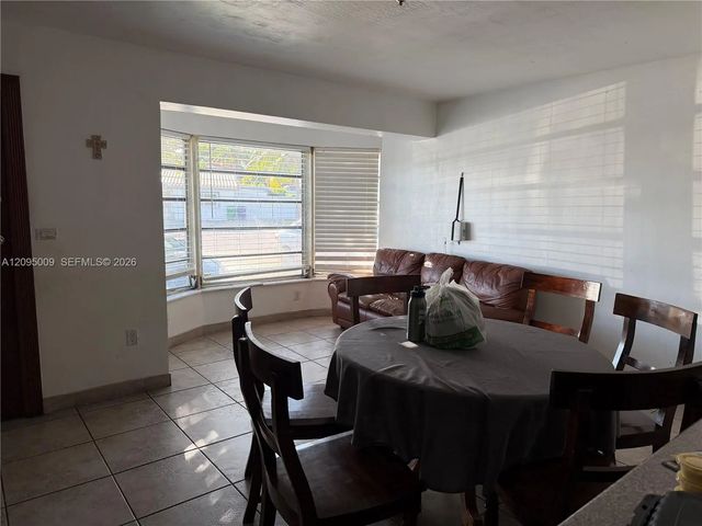 5 of 13 - 1821 Sw 92nd Court, Miami, FL