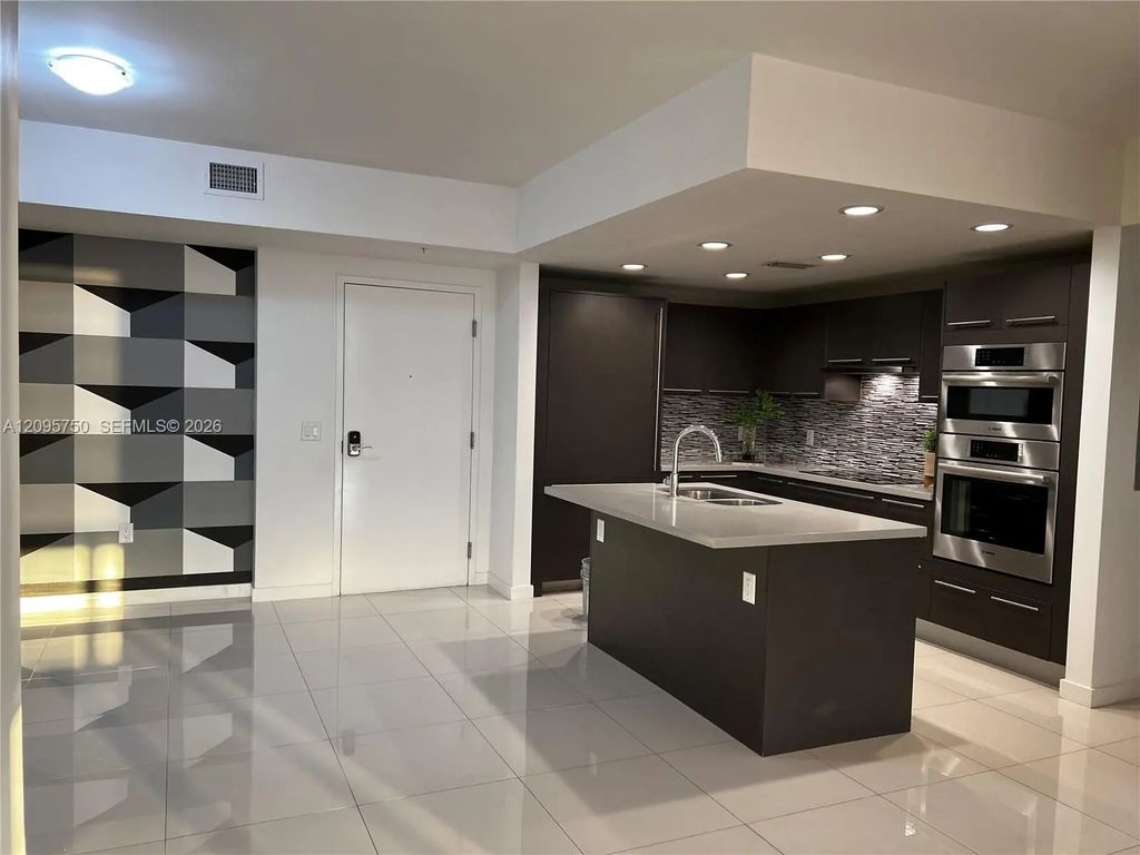 7825 Nw 107th Avenue #312, Doral