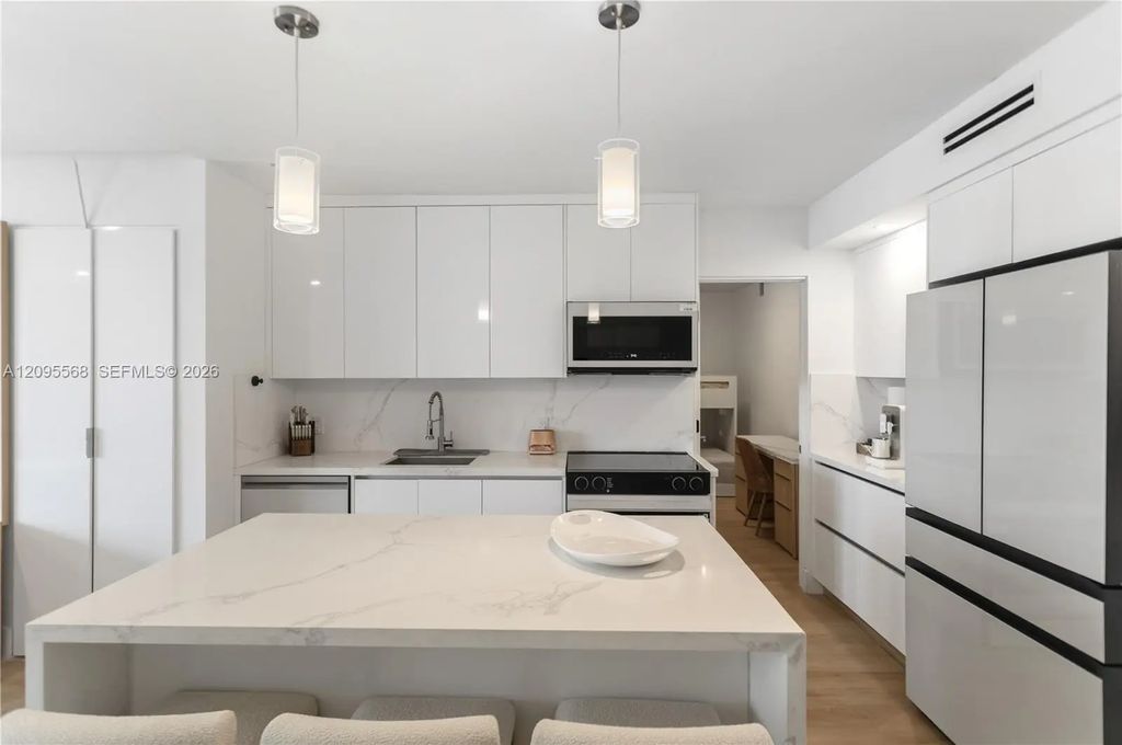 10185 Collins Avenue #722, Bal Harbour