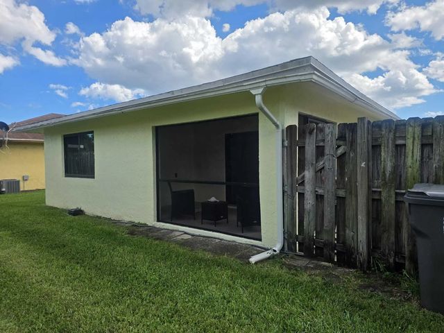 4 of 29 - 4941 Luqui Court, West Palm Beach, FL