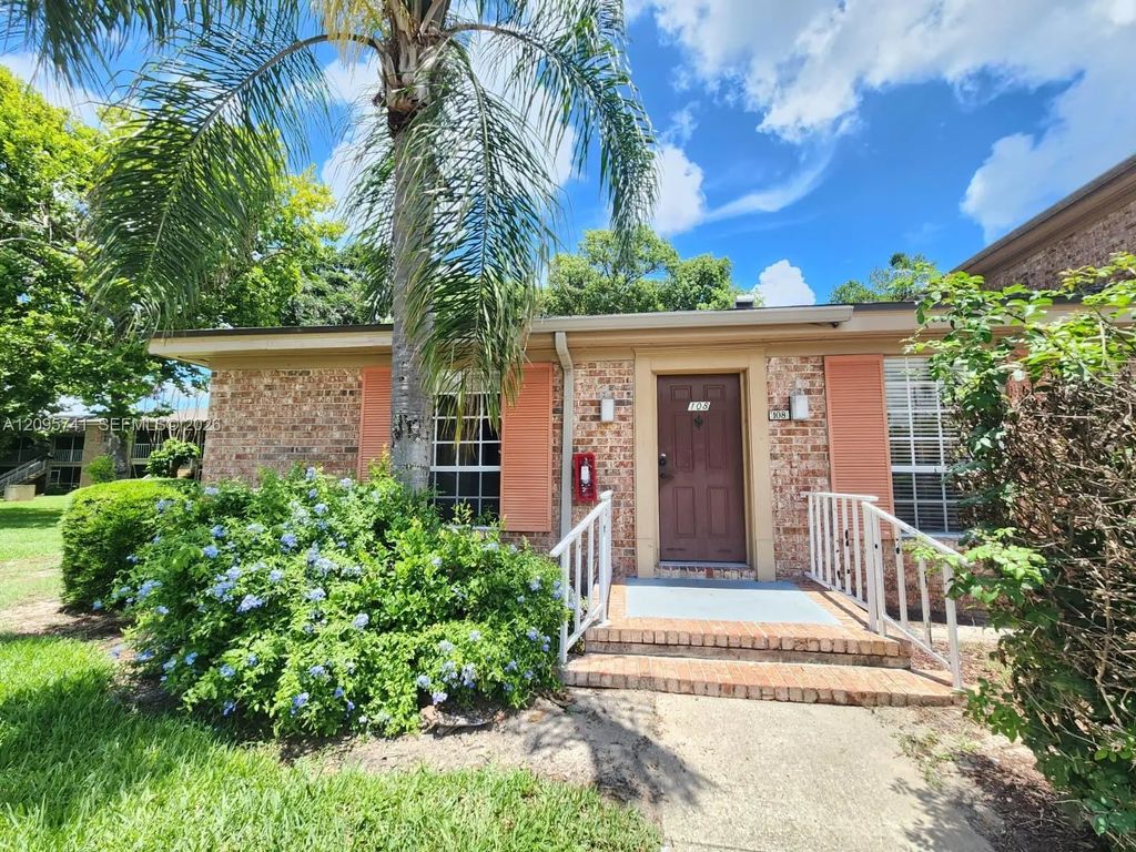 416 Banyon Tree Circle #108, 