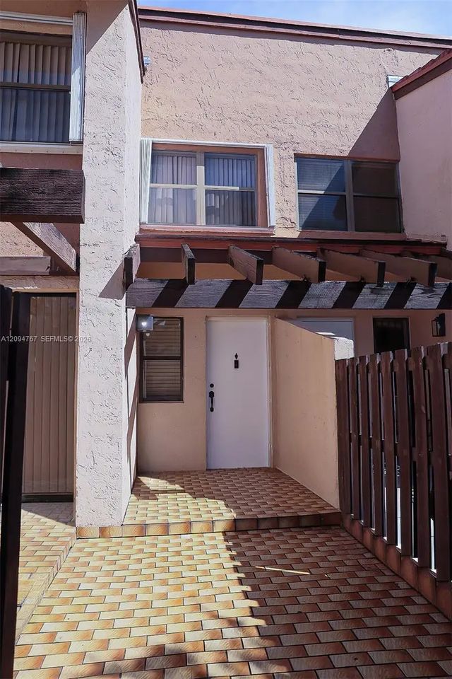 5 of 20 - 445 W Park Drive #102-4, Miami, FL