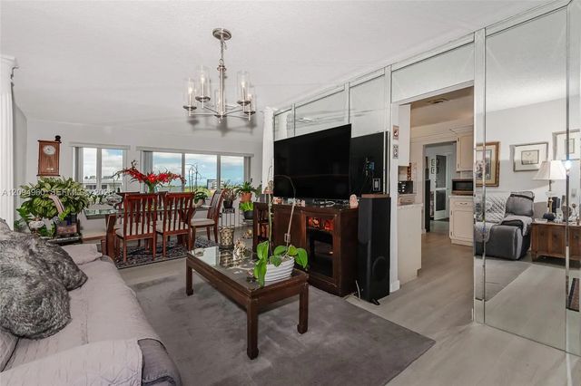 4 of 31 - 329 Se 3rd Street #502p, Hallandale Beach, FL