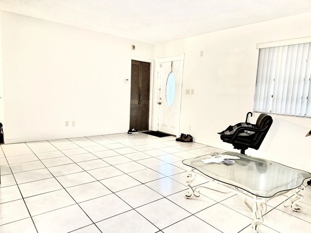 2 of 8 - 19031 Nw 12th Avenue, Miami Gardens, FL