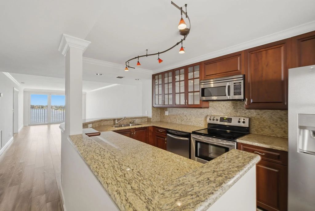 3901 S Flagler Drive #802, West Palm Beach