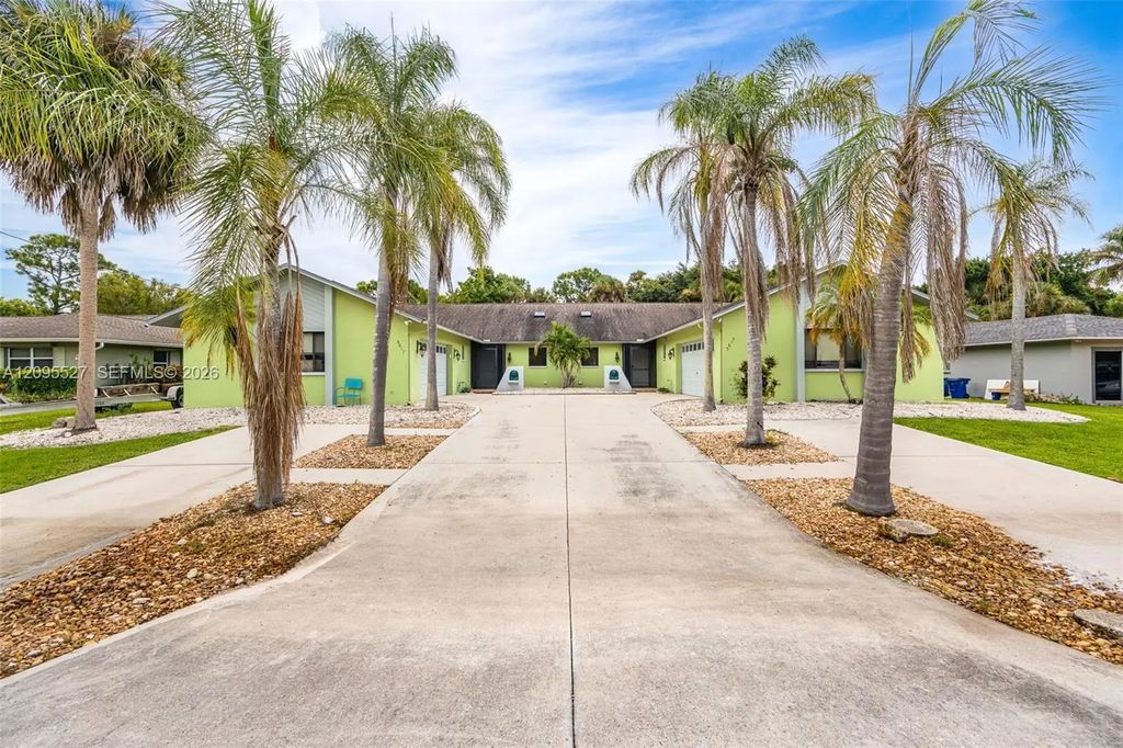 5815/5817 Littlestone Court, North Fort Myers