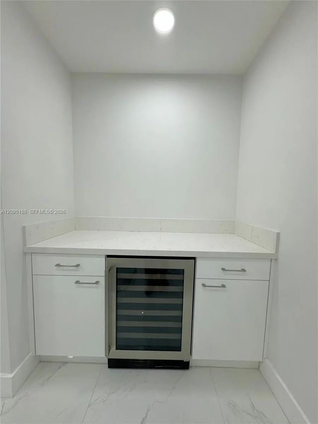 5 of 27 - 2121 Sw 61st Avenue, Miami, FL