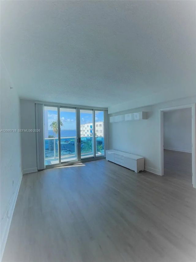 3 of 16 - 7501 E Treasure Drive #3p, North Bay Village, FL