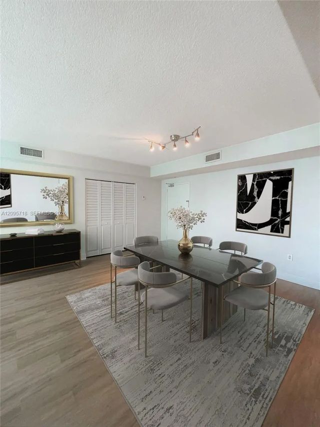 4 of 16 - 7501 E Treasure Drive #3p, North Bay Village, FL