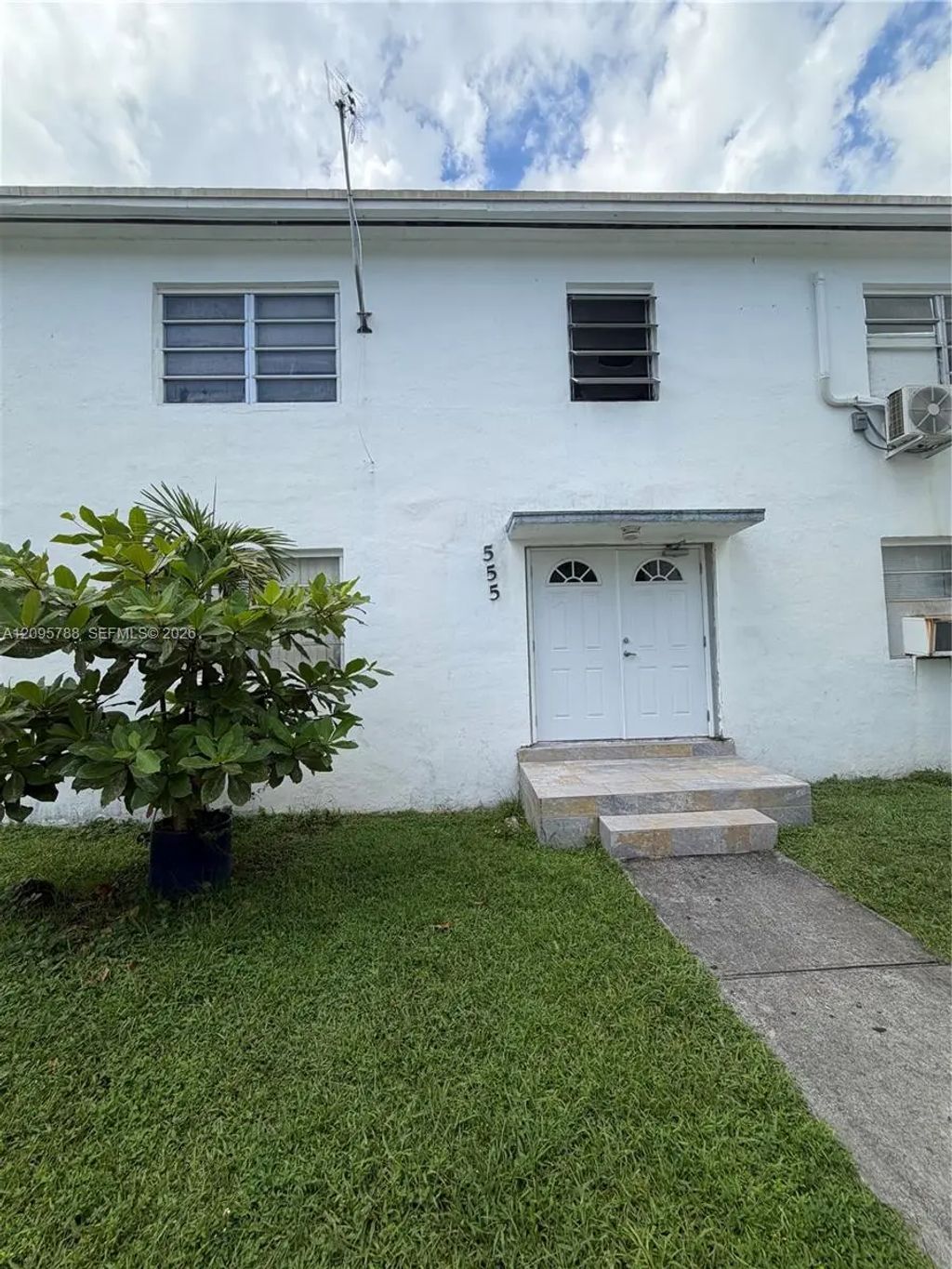 558 Sw 7th Street #8, Miami
