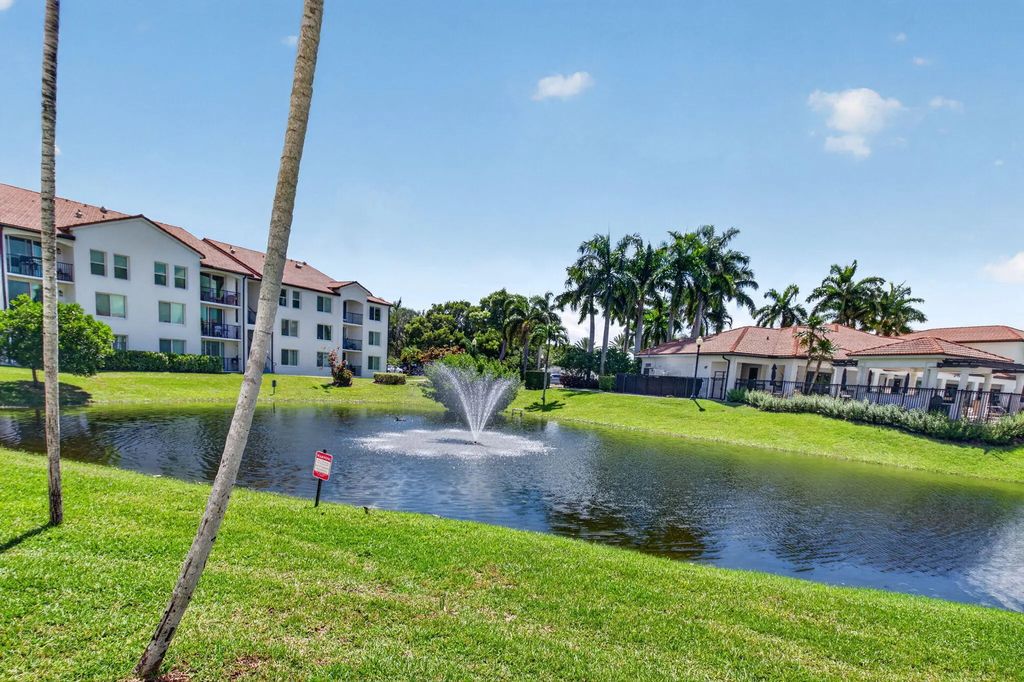 417 Villa Circle, Boynton Beach