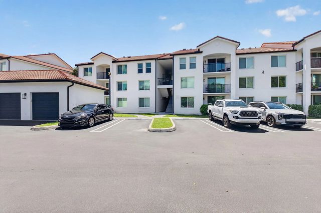 4 of 55 - 417 Villa Circle, Boynton Beach, FL