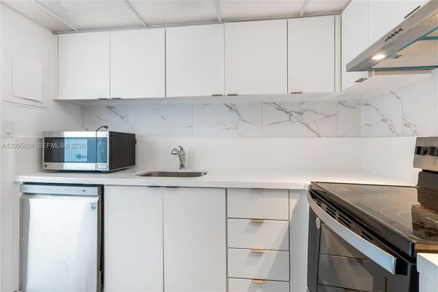 5 of 12 - 1000 West Avenue #1008, Miami Beach, FL