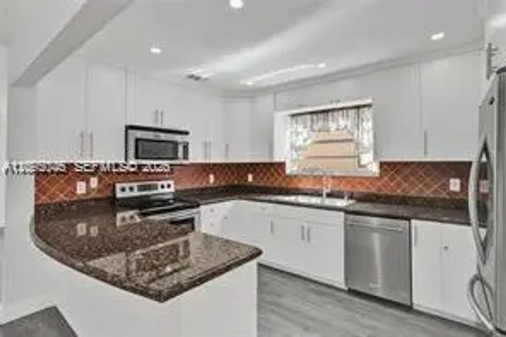 3074 Sw 17th Street #rear, Miami