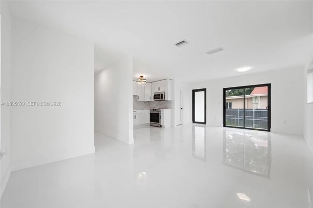 5 of 39 - 1112 Sw 11th Avenue, Miami, FL