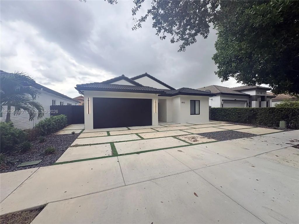 8932 Nw 149th Terrace #na, Miami Lakes