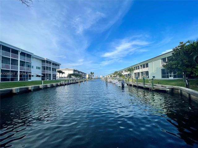2 of 18 - 121 Wettaw Lane #116, North Palm Beach, FL