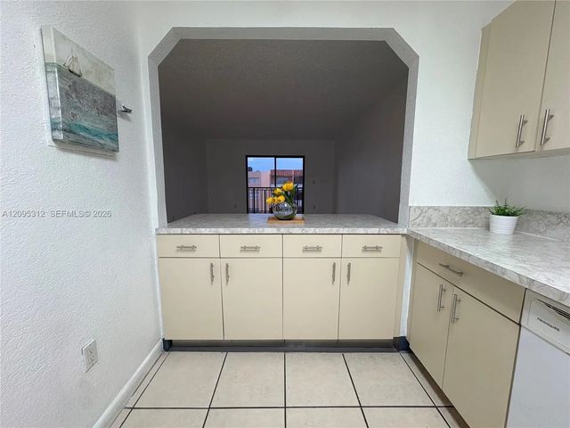 3 of 18 - 6130 W 19th Avenue #309, Hialeah, FL