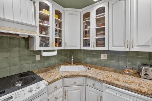 5 of 46 - 301 N Ocean Boulevard #1006, Pompano Beach, FL