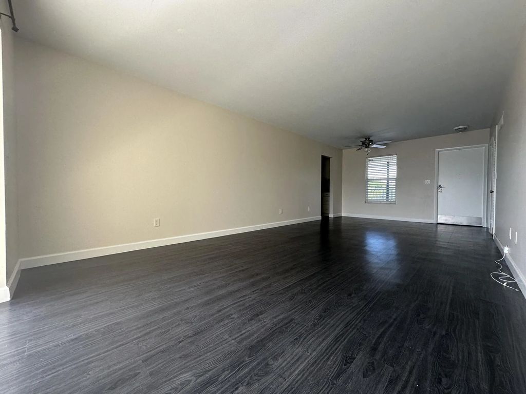 809 Hummingbird Way #5c, North Palm Beach