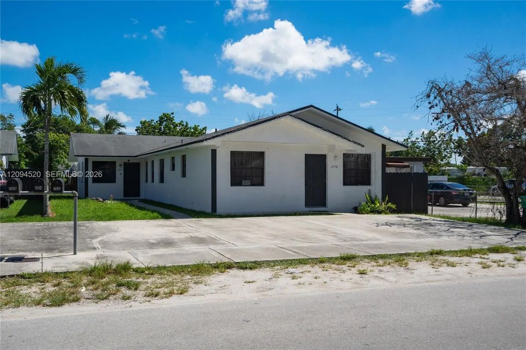 2934 Nw 94th Street #2934, Miami
