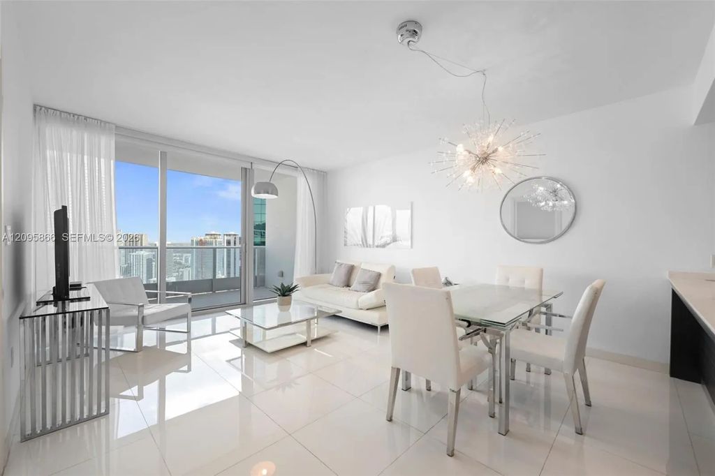 200 Biscayne Boulevard Way #4314, Miami