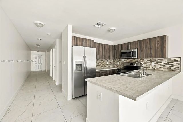 5 of 27 - 523-525 Nw 106th Street, Miami, FL