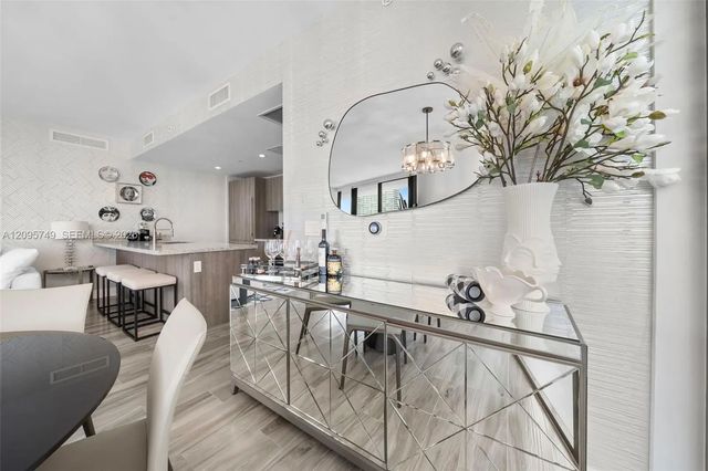 5 of 41 - 801 S Miami Avenue #1604, Miami, FL
