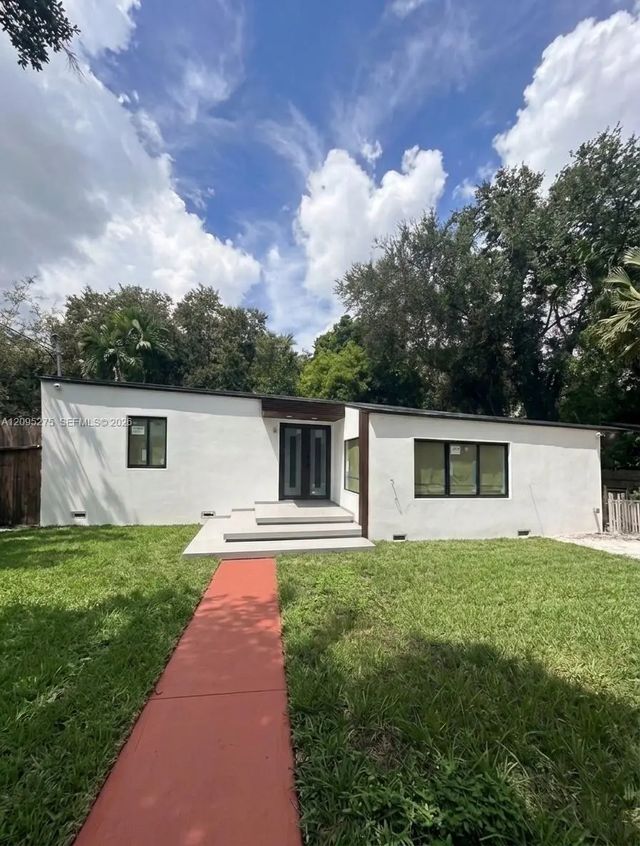 8260 Ne 4th Avenue, Miami
