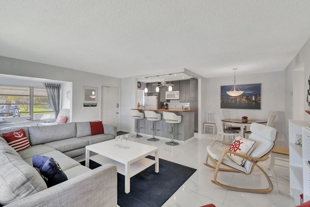 1182 S Drive Circle #d, Delray Beach