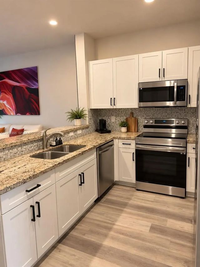 3 of 31 - 8432 Nw 107th Court #3-35, Doral, FL