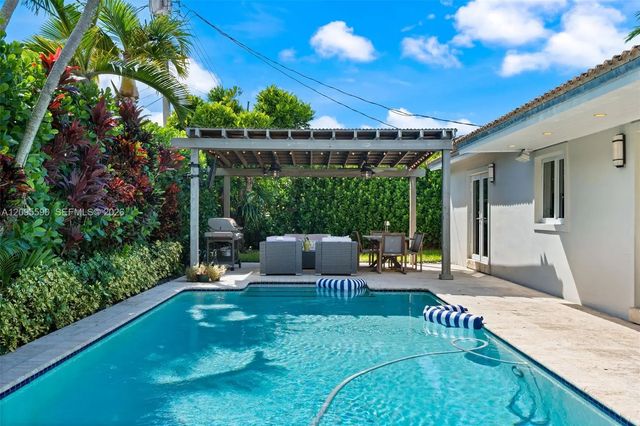 5 of 35 - 8610 Sw 47th Street, Miami, FL