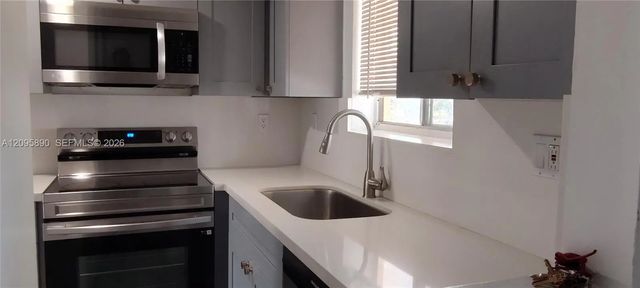 2 of 10 - 1501 Crescent Circle #c27, Lake Park, FL