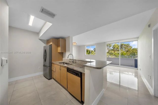 3 of 34 - 2775 Ne 187th Street #318, Aventura, FL
