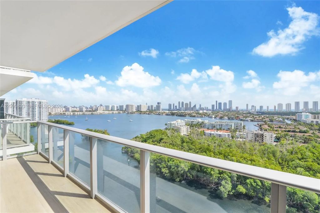 16385 Biscayne Boulevard #2017, North Miami Beach