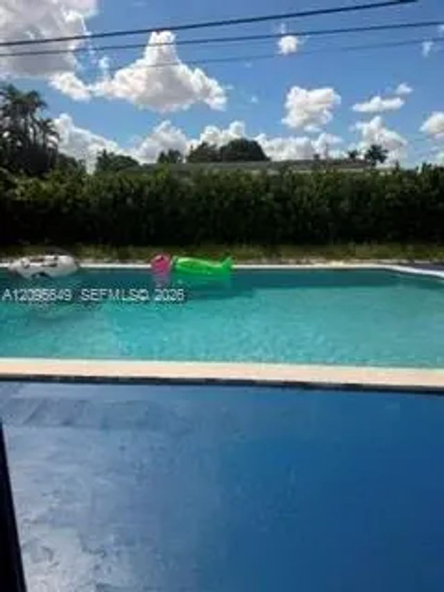 5760 W 14th Avenue, Hialeah