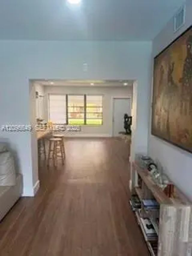 3 of 5 - 5760 W 14th Avenue, Hialeah, FL