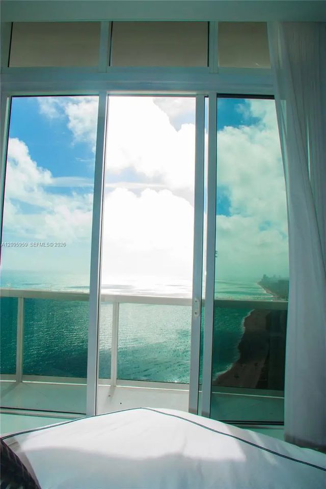 3 of 16 - 15811 Collins Avenue #4306, Sunny Isles Beach, FL