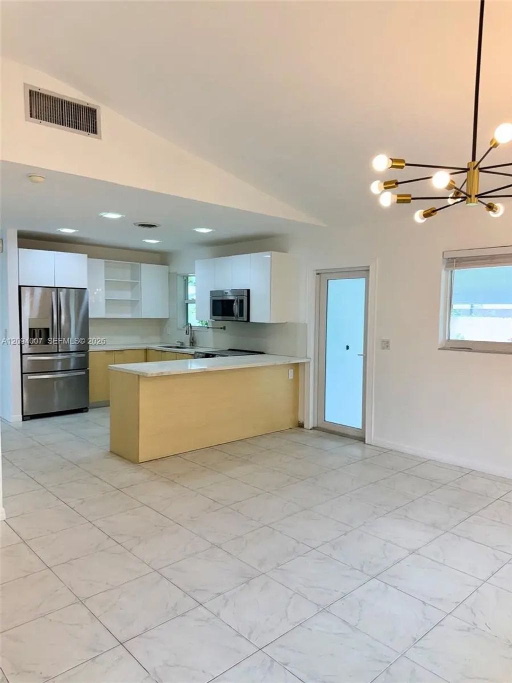 21140 Ne 26th Avenue, Miami